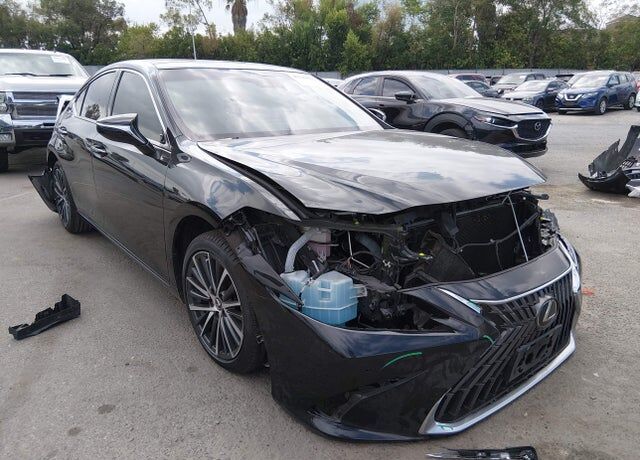 2022 LEXUS ES