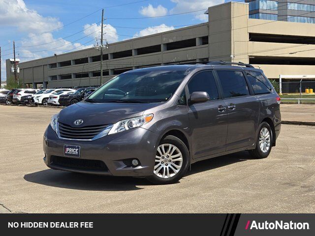 2014 TOYOTA Sienna