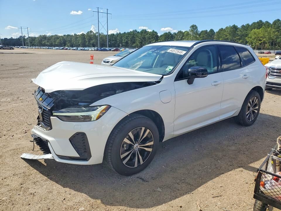 2025 VOLVO XC60