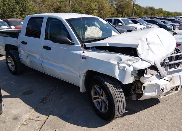 2010 DODGE Dakota