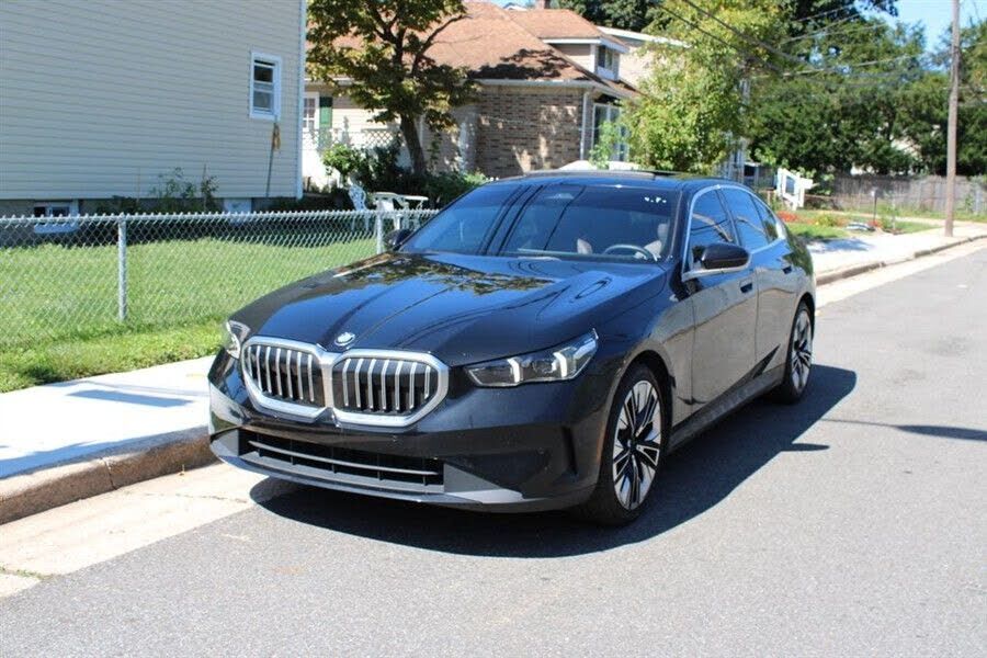 2023 BMW 530i