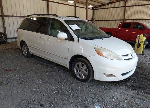 2009 TOYOTA Sienna