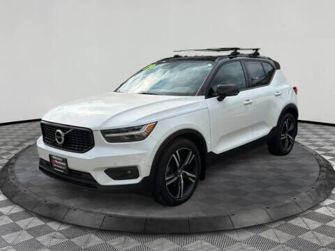 2019 VOLVO XC40