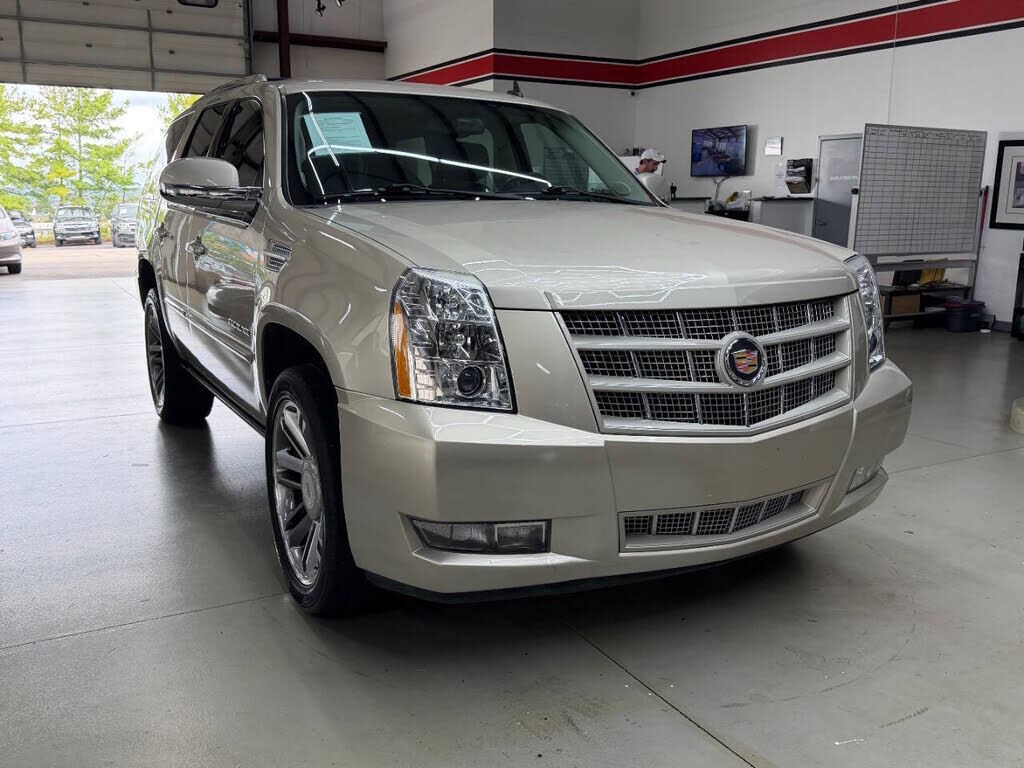 2013 CADILLAC Escalade