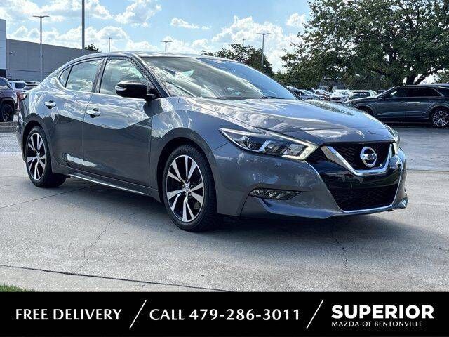 2017 NISSAN Maxima