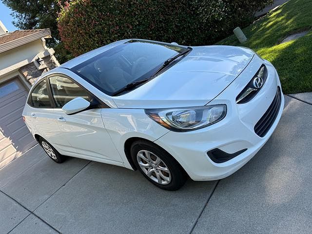 2014 HYUNDAI Accent