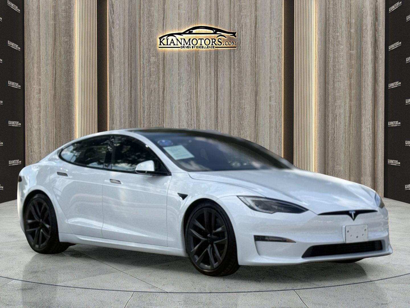 2024 TESLA Model S