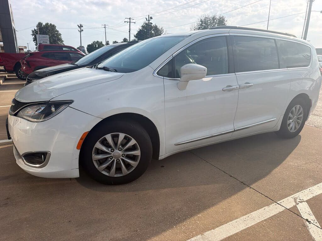 2017 CHRYSLER Pacifica