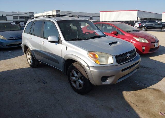 2004 TOYOTA RAV4