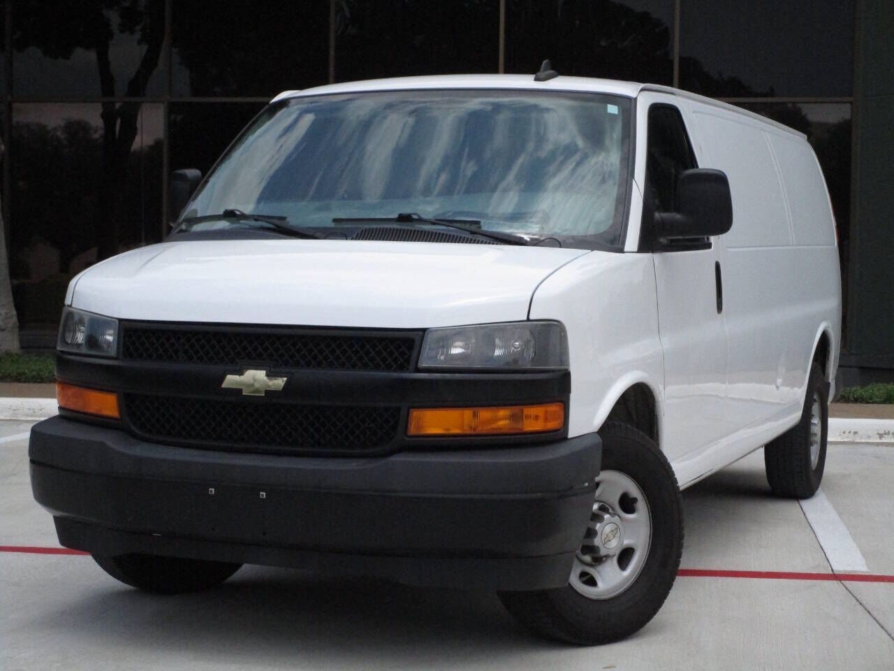 2020 CHEVROLET Express