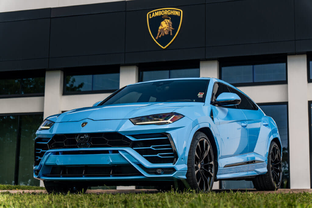 2022 LAMBORGHINI URUS