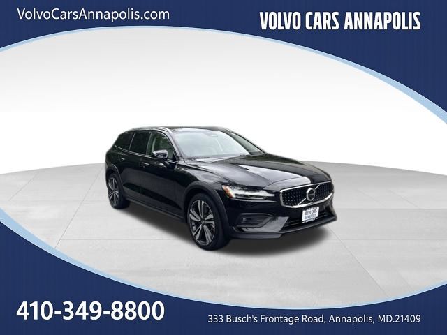 2024 VOLVO V60CC