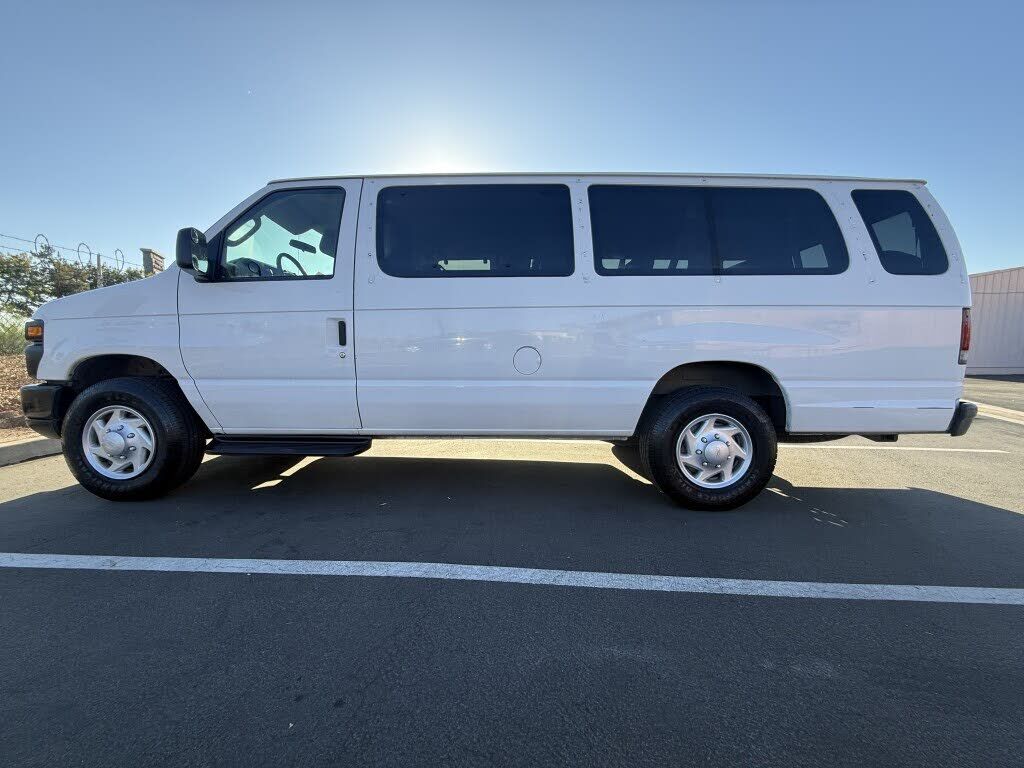 2009 FORD E-350