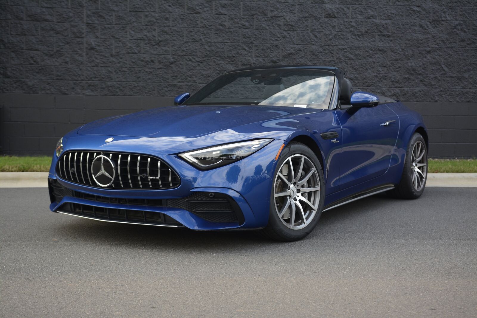 2023 MERCEDES-BENZ SL-Class