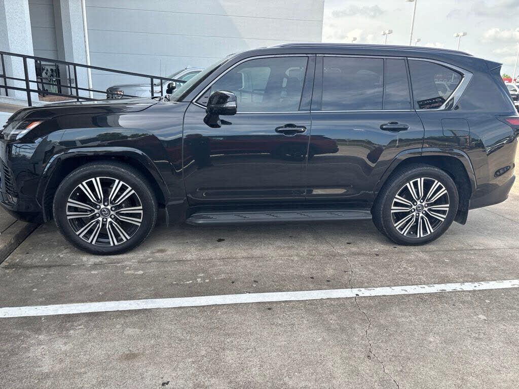 2024 LEXUS LX