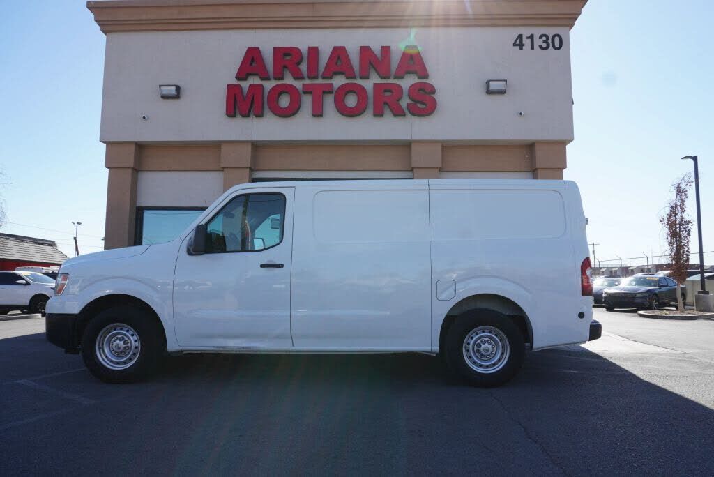 2017 NISSAN NV