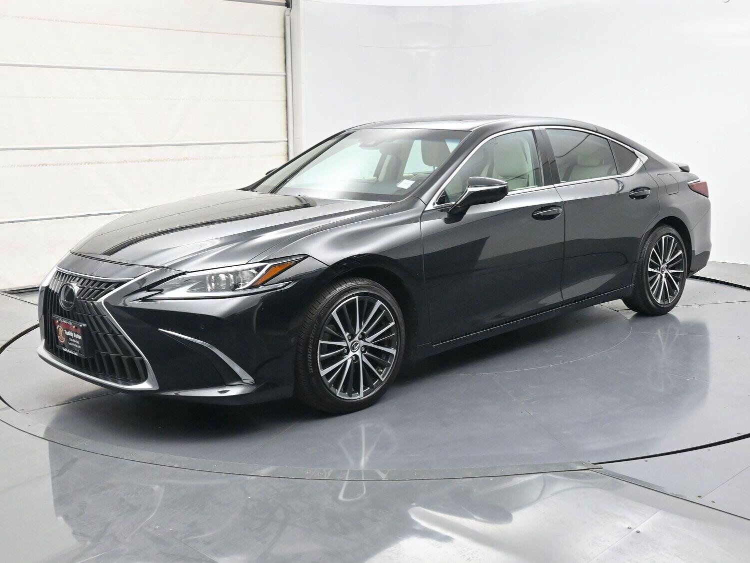 2022 LEXUS ES