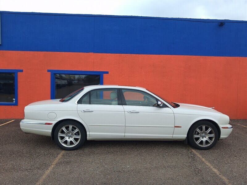 2004 JAGUAR Vanden Plas