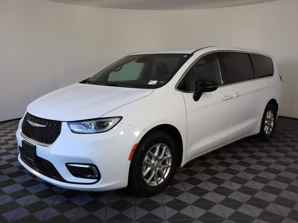 2025 CHRYSLER Pacifica