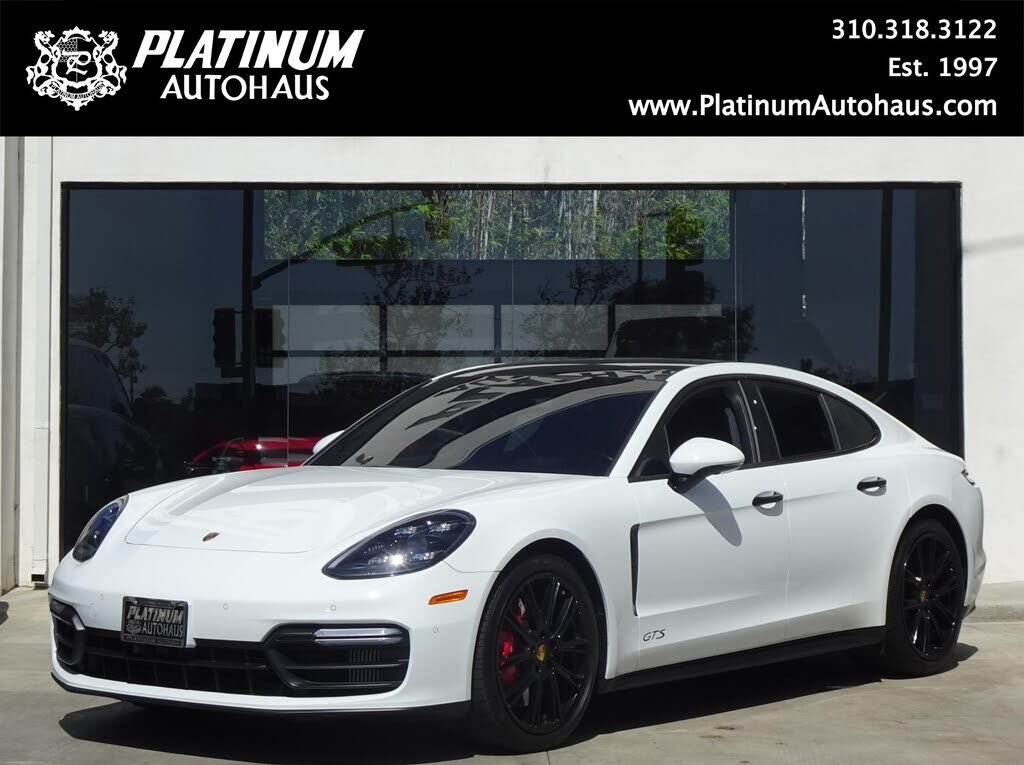 2019 PORSCHE Panamera