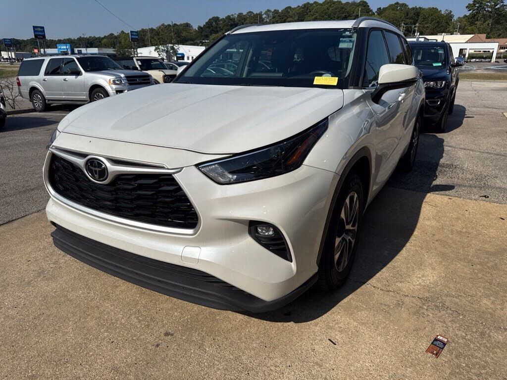 2022 TOYOTA Highlander