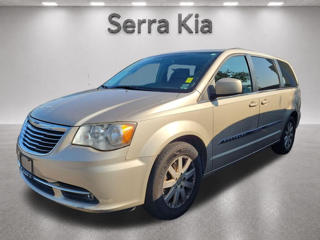 2015 CHRYSLER Town and Country