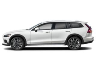 2025 VOLVO V60CC