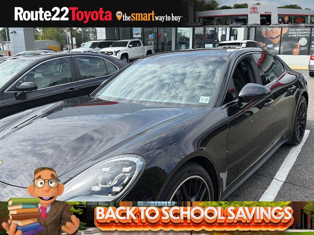 2022 PORSCHE Panamera