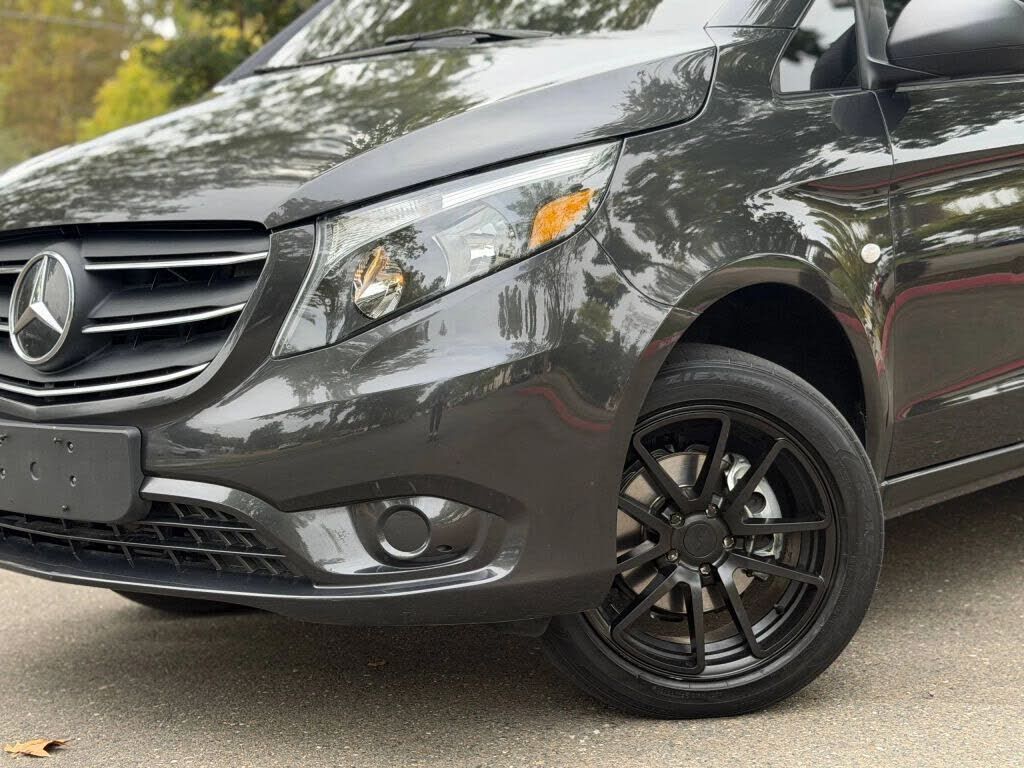 2021 Mercedes-Benz METRIS