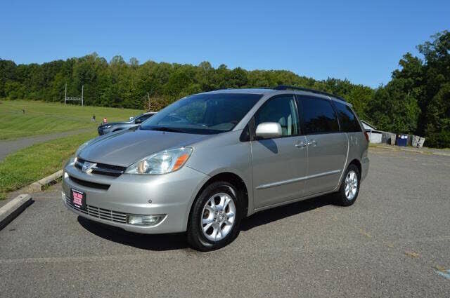 2004 TOYOTA Sienna
