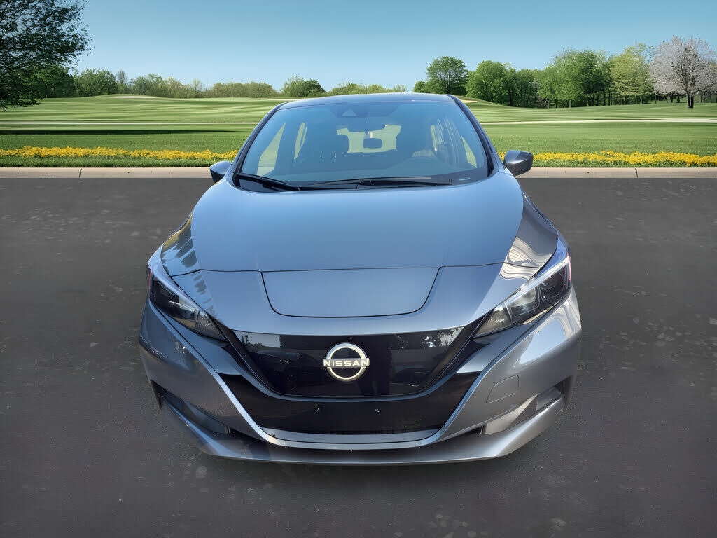 2025 NISSAN Leaf