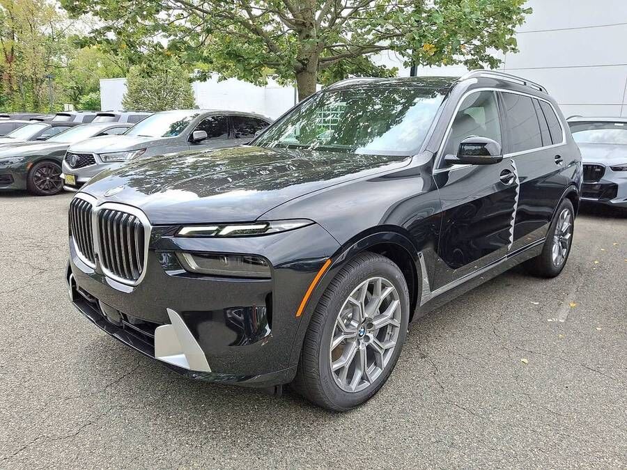 2027 BMW X7