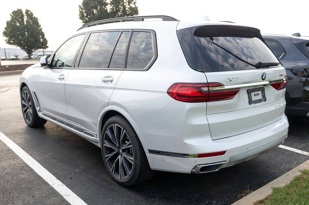 2022 BMW X7