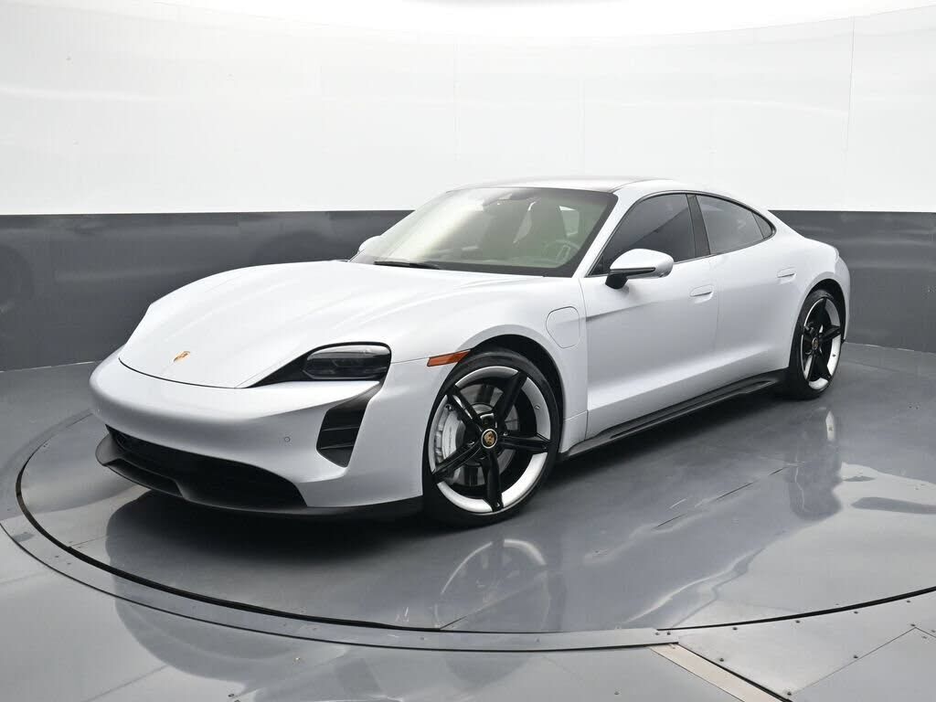 2024 PORSCHE Taycan