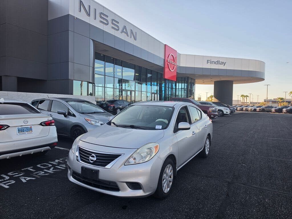 2013 NISSAN Versa