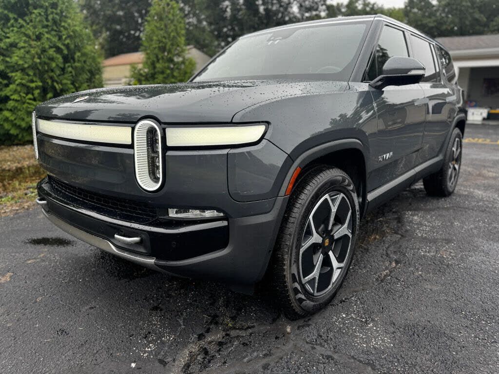 2024 RIVIAN R1S