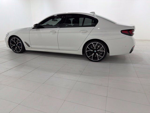 2022 BMW M550i