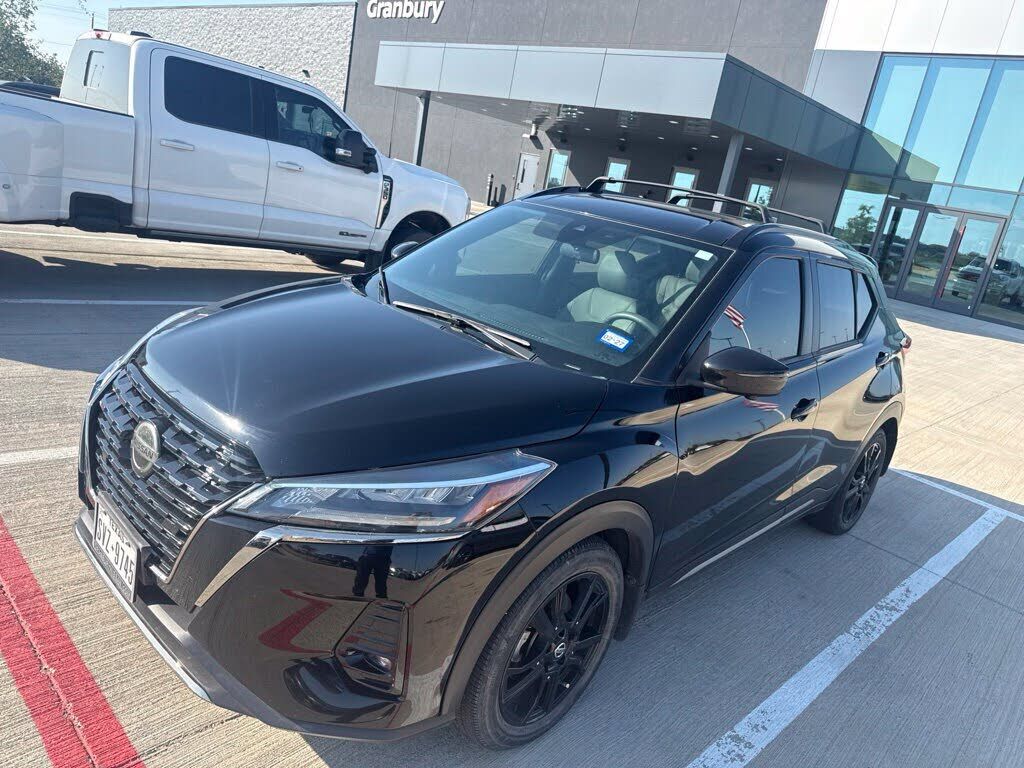 2021 NISSAN Kicks