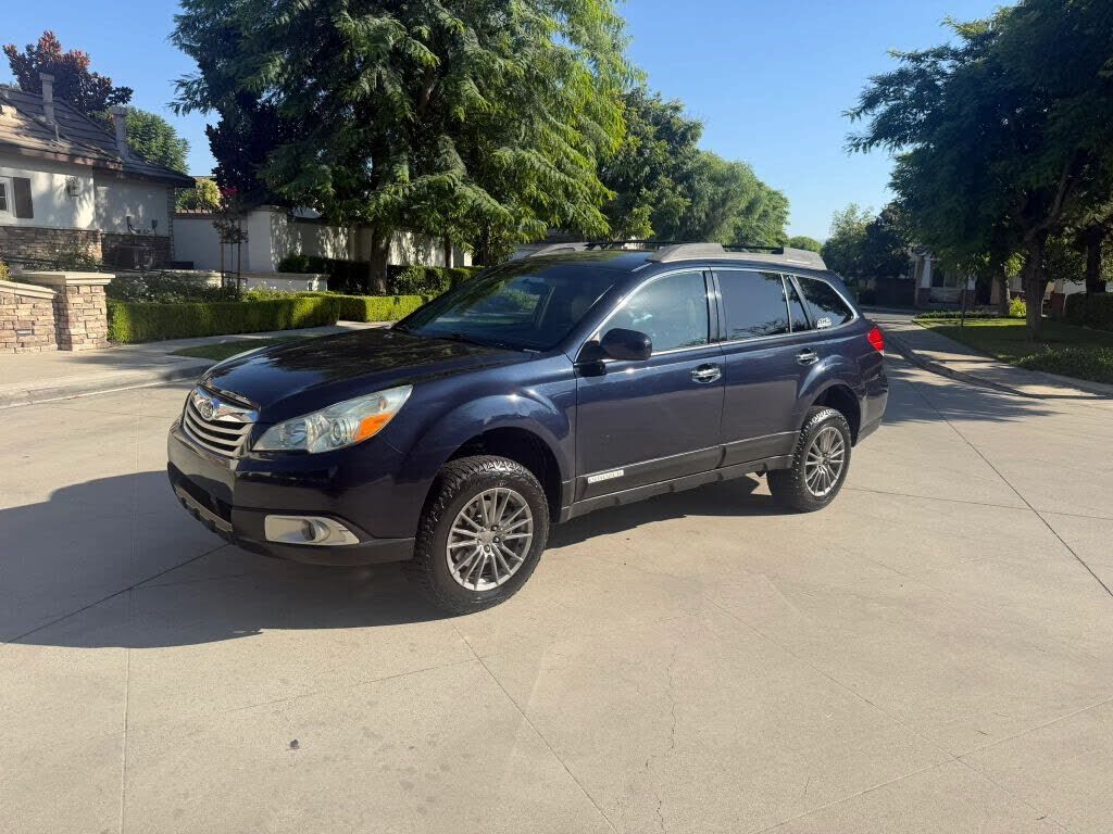 2012 SUBARU Outback