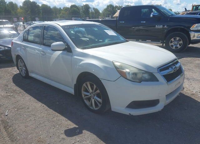 2013 SUBARU Legacy