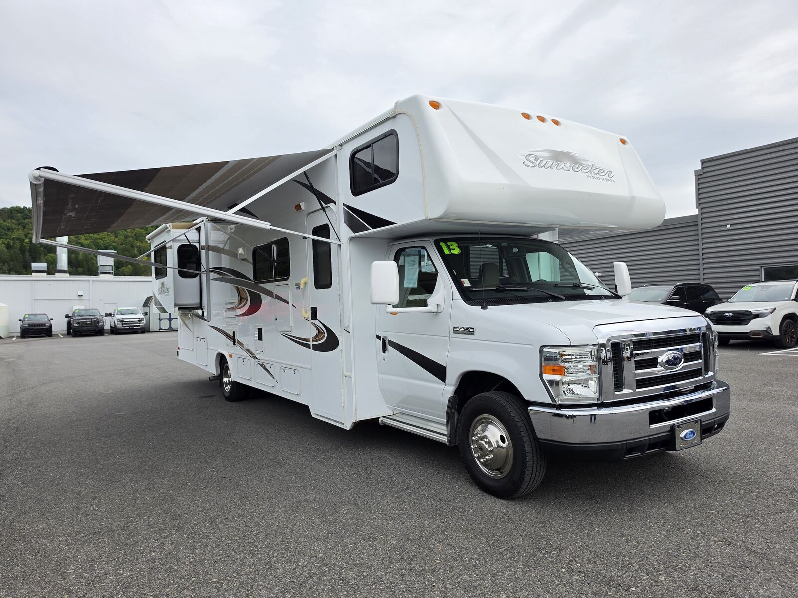 2012 FORD E-450