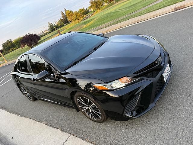 2019 TOYOTA Camry