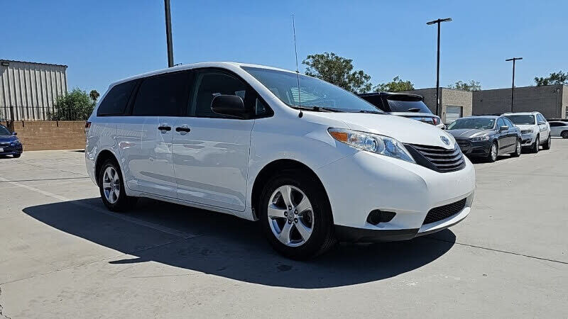 2012 TOYOTA Sienna