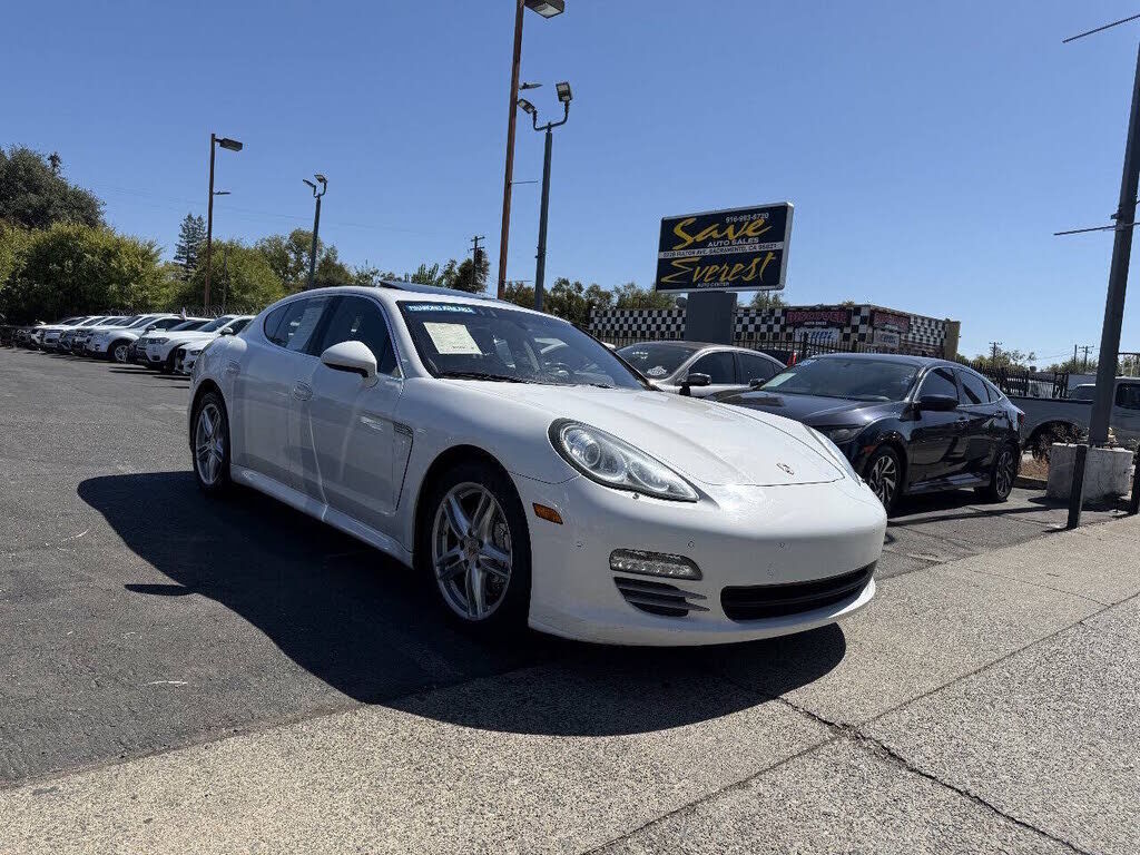 2011 PORSCHE Panamera