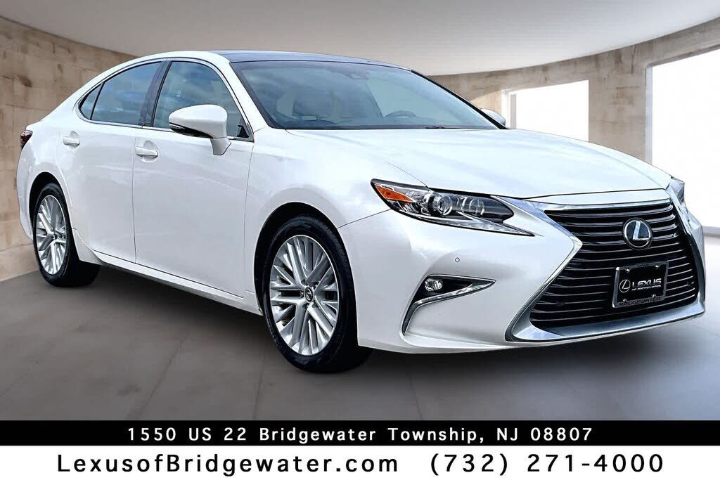2017 LEXUS ES