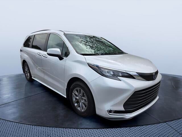 2024 TOYOTA Sienna