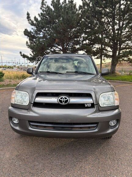 2005 TOYOTA Sequoia
