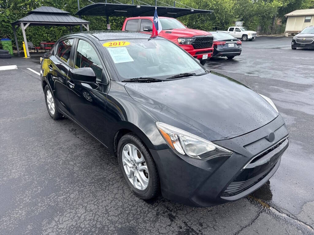 2017 TOYOTA Yaris