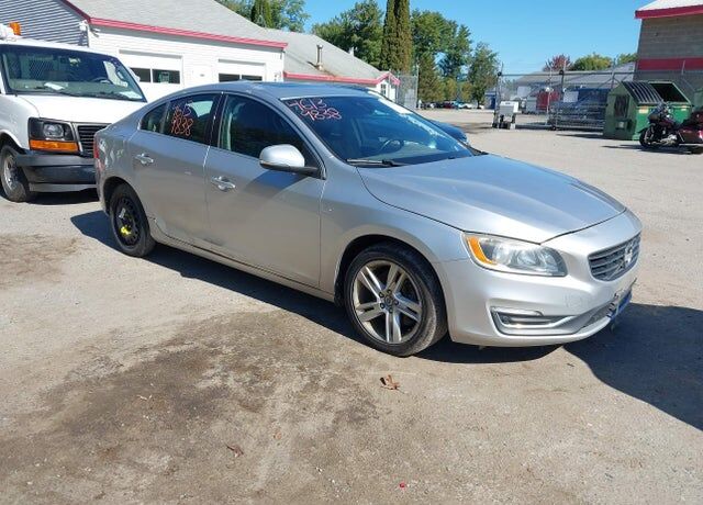 2015 VOLVO S60