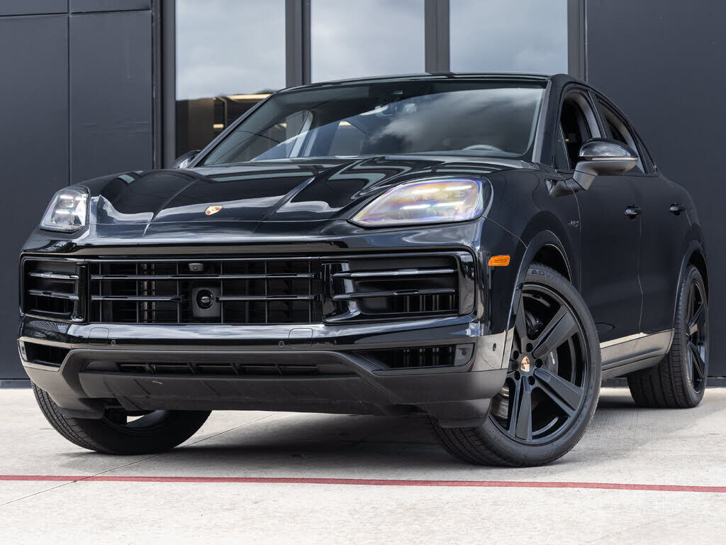 2025 PORSCHE Cayenne
